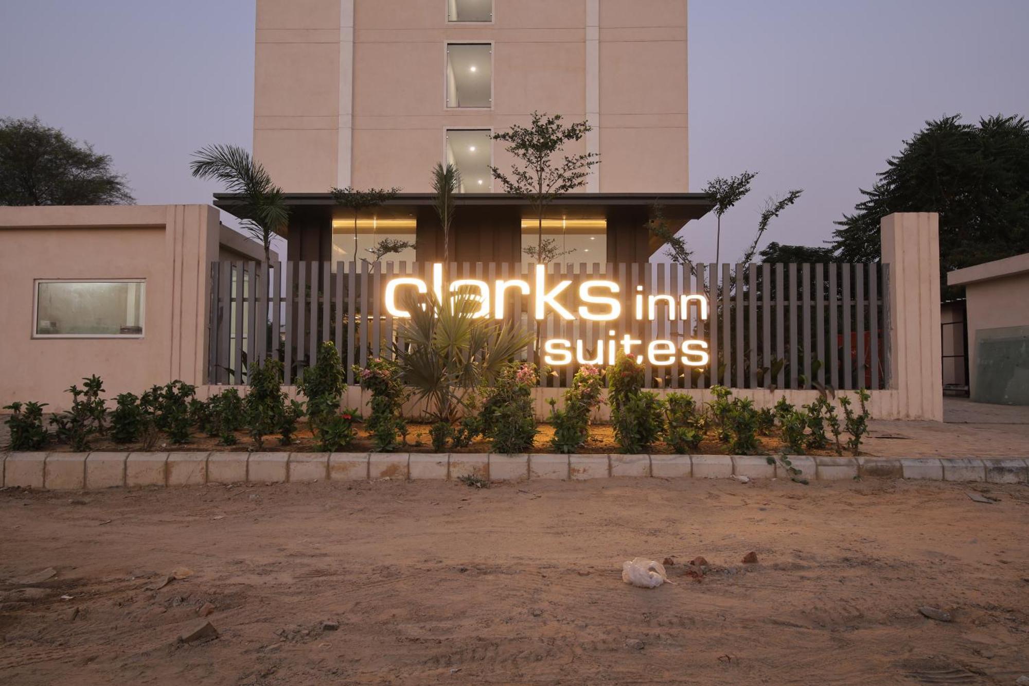 Clarks Inn Suites Dzsaipur Kültér fotó